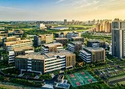 全國(guó)人大代表、沈陽(yáng)市委書記王新偉：沈陽(yáng)將積極融入國(guó)家戰(zhàn)略性新興產(chǎn)業(yè)集群建設(shè)